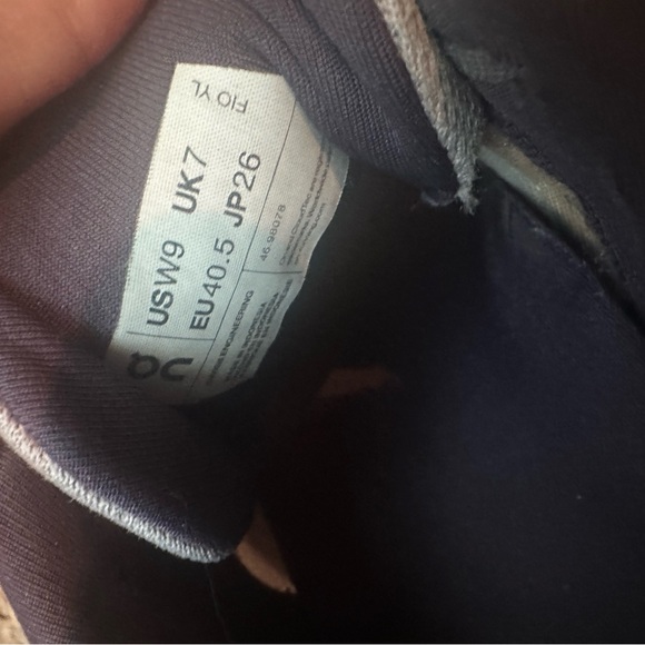 OnQ sneaker WOMENS 9 - Picture 3 of 4
